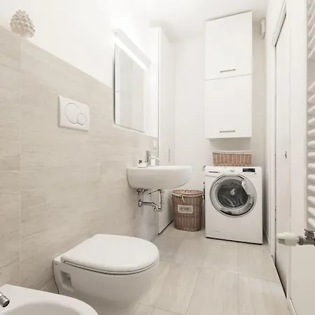 Easylife - A Touch Of Design In Porta Venezia Apartment Milan