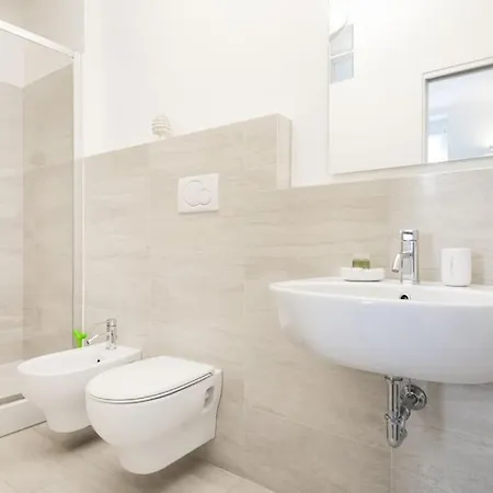 Easylife - A Touch Of Design In Porta Venezia Apartment Milan